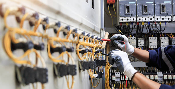 Professional Electrician technician working in Geneseo, IL